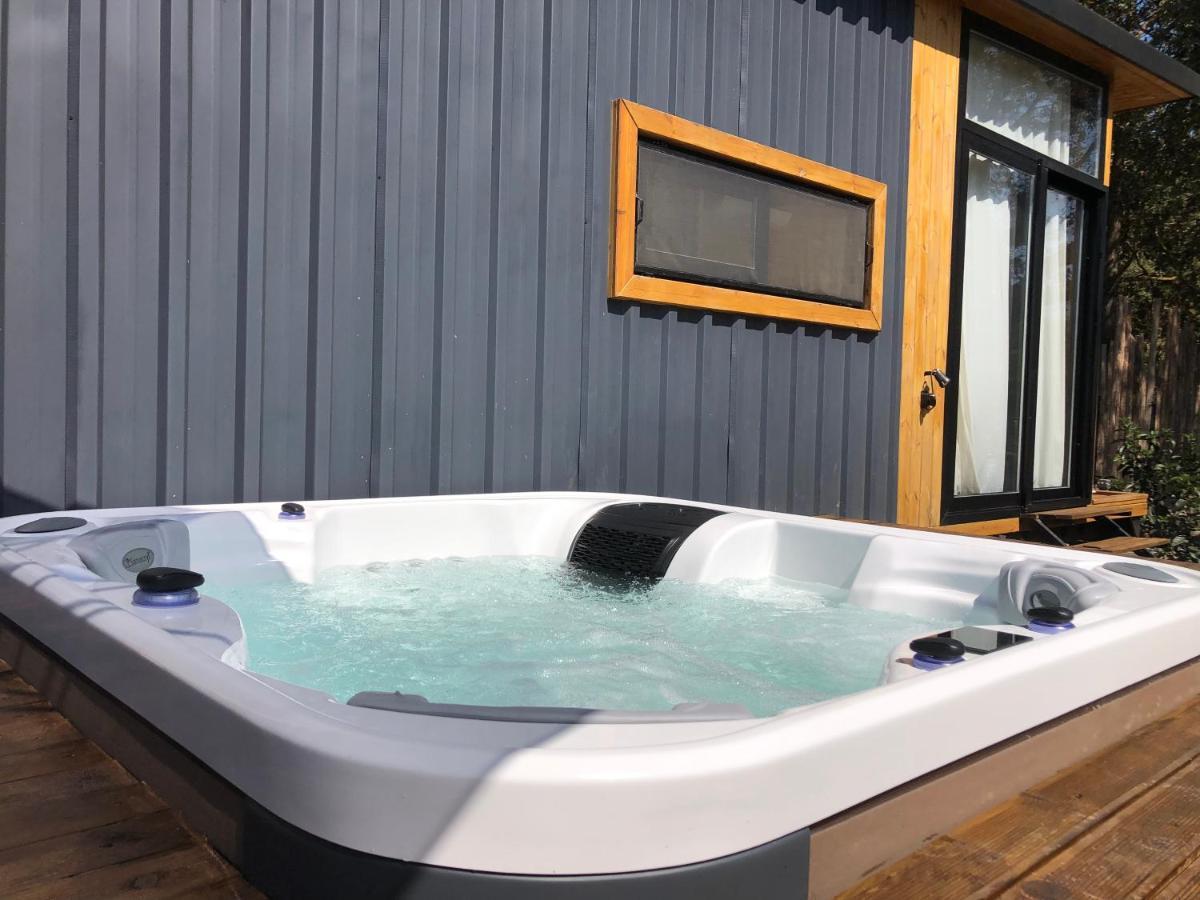 Tiny House Kayakoey Kumquat Hotel Exterior photo
